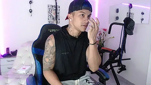 Leonard Price online show from March 3, 1:31 pm