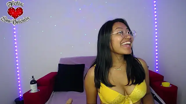 Snapshot of ricura_mily chatting on February 27, 1:48 am ricura mily online show from February 27, 1:48 am