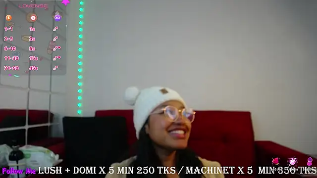 Snapshot of ricura_mily chatting on March 18, 2:58 am ricura mily online show from March 18, 2:58 am