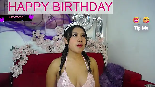 Snapshot of ricura_mily chatting on October 9, 7:17 am ricura mily online show from October 9, 7:17 am