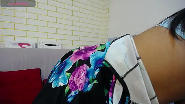 Snapshot of ricura_mily chatting on October 20, 2:56 am ricura mily online show from October 20, 2:56 am