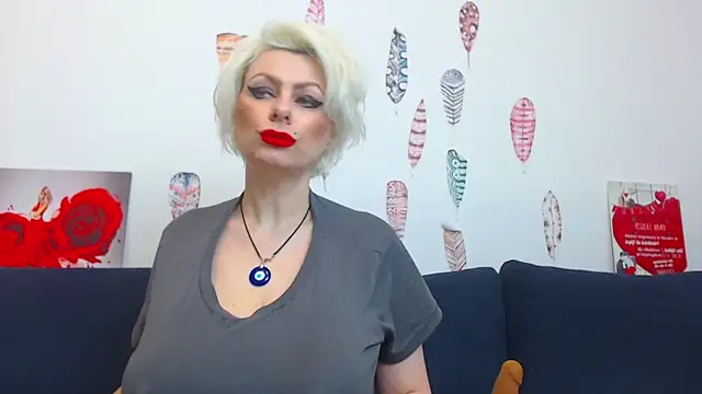 ForeverBarbie  online show from March 15, 12:05 am