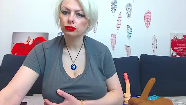 ForeverBarbie  online show from March 16, 1:22 am