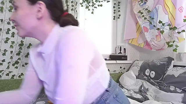 Snapshot of Mila_starx chatting on December 12, 10:02 am Mila starx online show from December 12, 10:02 am