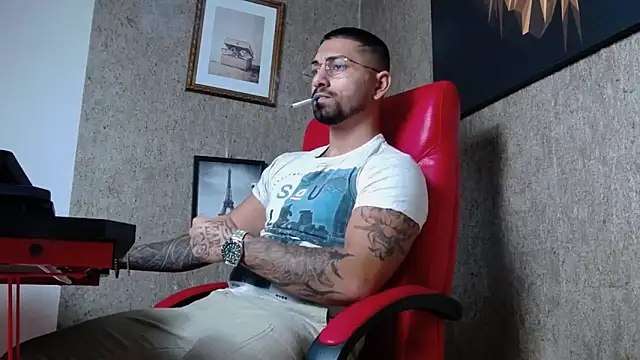 Snapshot of NigelBoydXXX chatting on December 1, 7:03 pm NigelBoydXXX online show from December 1, 7:03 pm