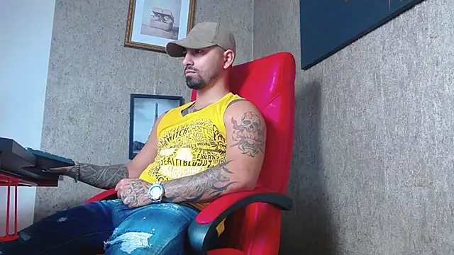 Snapshot of NigelBoydXXX chatting on December 28, 9:51 pm NigelBoydXXX online show from December 28, 9:51 pm