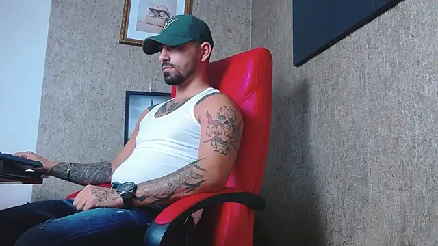 Snapshot of NigelBoydXXX chatting on January 26, 10:35 pm NigelBoydXXX online show from January 26, 10:35 pm