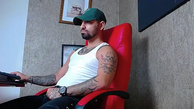 Snapshot of NigelBoydXXX chatting on February 3, 7:29 am NigelBoydXXX online show from February 3, 7:29 am