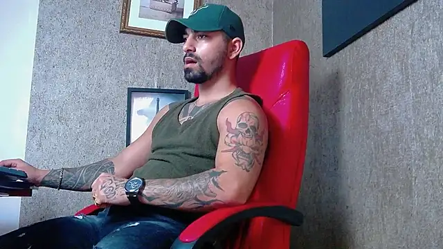 Snapshot of NigelBoydXXX chatting on February 7, 1:53 pm NigelBoydXXX online show from February 7, 1:53 pm