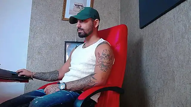 Snapshot of NigelBoydXXX chatting on February 12, 10:46 am NigelBoydXXX online show from February 12, 10:46 am