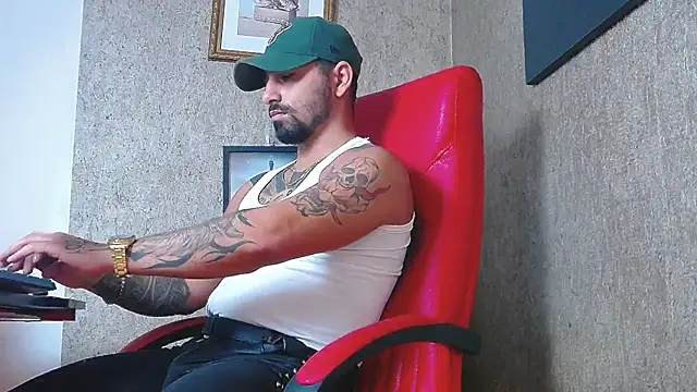 Snapshot of NigelBoydXXX chatting on February 15, 11:39 am NigelBoydXXX online show from February 15, 11:39 am