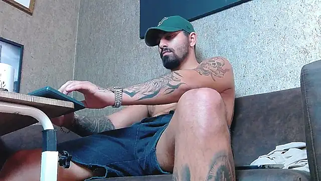 Snapshot of NigelBoydXXX chatting on February 26, 8:59 am NigelBoydXXX online show from February 26, 8:59 am