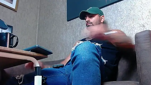 Snapshot of NigelBoydXXX chatting on March 17, 10:38 am NigelBoydXXX online show from March 17, 10:38 am
