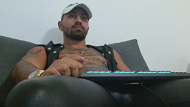 Snapshot of NigelBoydXXX chatting on October 2, 7:04 am NigelBoydXXX online show from October 2, 7:04 am