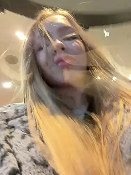 mur girl online show from December 10, 9:55 am