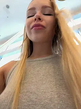 mur girl online show from December 19, 9:40 am