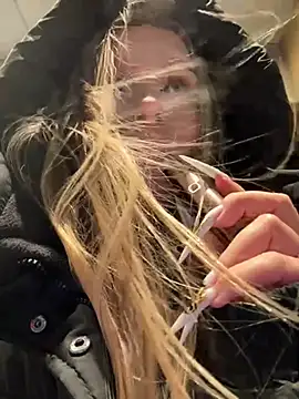 mur girl online show from January 5, 2:19 pm