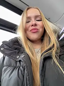 mur girl online show from February 8, 9:35 am