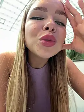 mur girl online show from February 28, 8:31 am