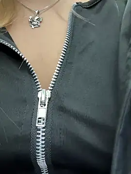 mur girl online show from March 1, 3:38 pm