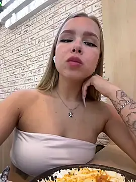 mur girl online show from March 9, 10:19 am