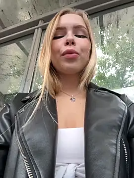 mur girl online show from September 19, 11:55 am