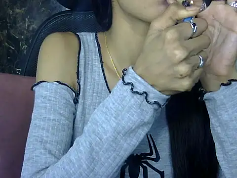 Snapshot of MAAYRA_09 chatting on February 1, 12:37 pm MAAYRA 09 online show from February 1, 12:37 pm