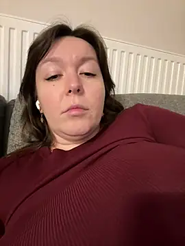 Snapshot of Your_Hot_Sister01 chatting on January 26, 12:16 am Your Hot Sister01 online show from January 26, 12:16 am