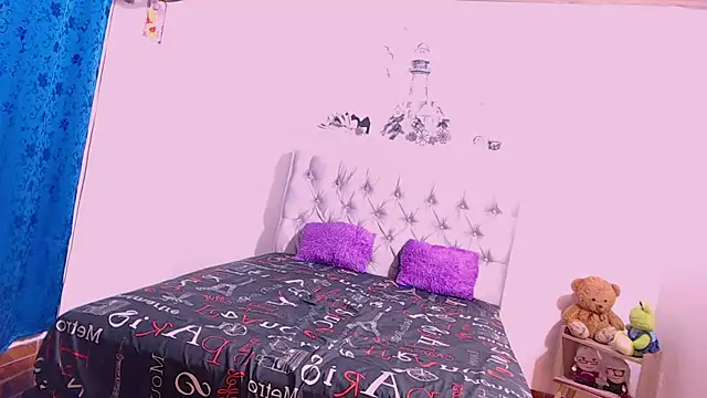 Snapshot of aliceroma chatting on October 2, 1:29 pm aliceroma online show from October 2, 1:29 pm