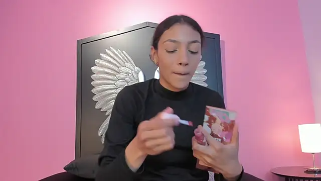 lupeebony online show from January 9, 7:59 pm