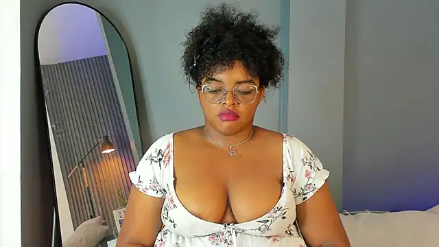 conielaurenth online show from January 31, 2:48 am