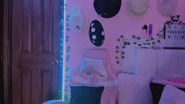 gabyye capprins online show from October 8, 12:19 am