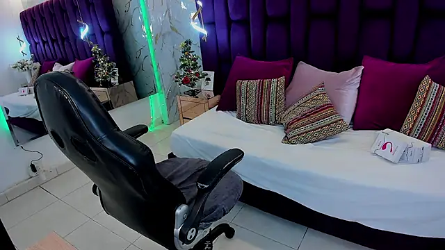 Snapshot of ela_beli chatting on November 24, 10:42 pm ela beli online show from November 24, 10:42 pm