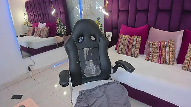 Snapshot of ela_beli chatting on November 27, 11:40 pm ela beli online show from November 27, 11:40 pm