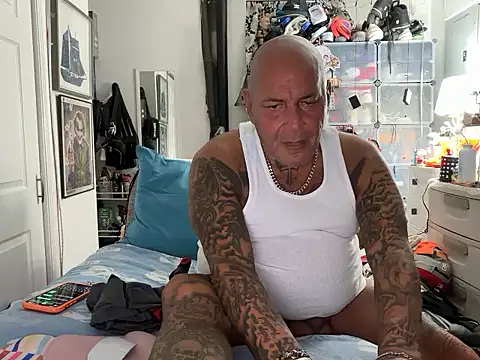 joeytatts66 online show from October 9, 1:03 am