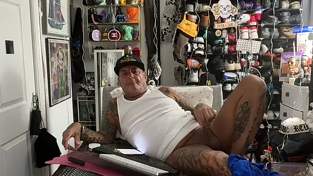 joeytatts66 online show from February 27, 3:17 am