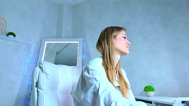 Cherry Price online show from March 5, 11:05 pm