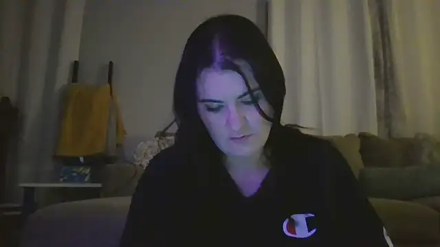 Snapshot of _CumSeeV_ chatting on December 17, 6:56 am  CumSeeV  online show from December 17, 6:56 am