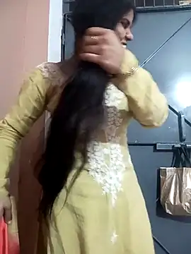 Snapshot of Sania-Love chatting on February 15, 8:11 am Sania-Love online show from February 15, 8:11 am