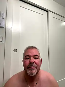 Snapshot of aarosteev2 chatting on December 3, 7:44 pm aarosteev2 online show from December 3, 7:44 pm