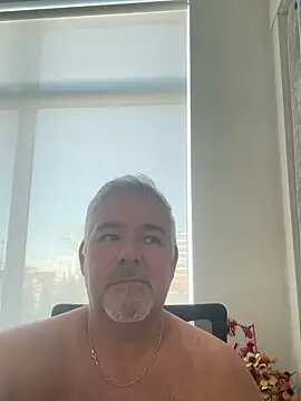 Snapshot of aarosteev2 chatting on February 19, 7:27 pm aarosteev2 online show from February 19, 7:27 pm