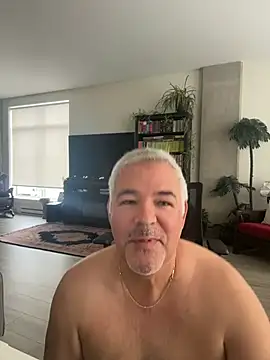 Snapshot of aarosteev2 chatting on October 8, 2:25 pm aarosteev2 online show from October 8, 2:25 pm