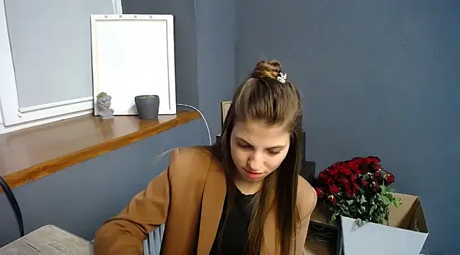 felicity gold online show from February 24, 10:37 am