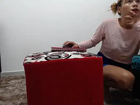 Snapshot of Naomi991 chatting on January 10, 9:53 pm Naomi991 online show from January 10, 9:53 pm