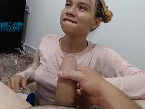 Snapshot of Naomi991 chatting on January 19, 12:28 am Naomi991 online show from January 19, 12:28 am