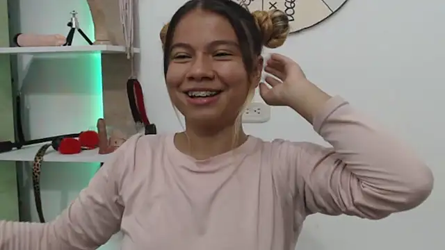 Snapshot of Naomi991 chatting on September 23, 8:34 pm Naomi991 online show from September 23, 8:34 pm