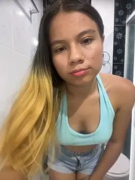 Snapshot of Naomi991 chatting on October 4, 12:08 am Naomi991 online show from October 4, 12:08 am