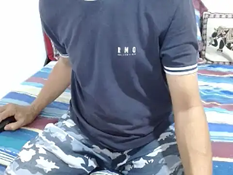 Snapshot of goten-770 chatting on February 27, 3:04 am goten-770 online show from February 27, 3:04 am