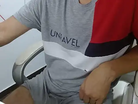 Snapshot of goten-770 chatting on September 9, 7:46 pm goten-770 online show from September 9, 7:46 pm