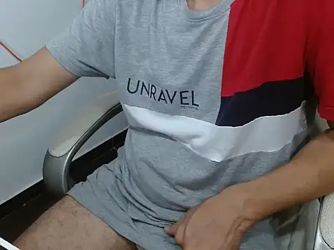 Snapshot of goten-770 chatting on October 11, 4:01 am goten-770 online show from October 11, 4:01 am